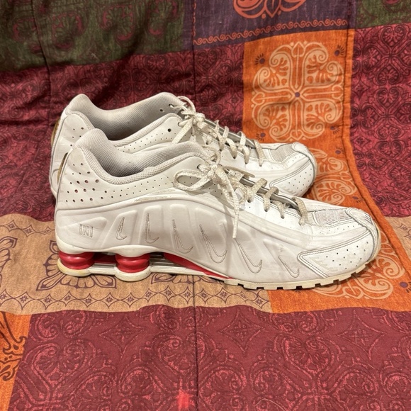 Nike‎ Neymar Jr. x Shox R4 Platinum Tint, Size 12 Men’s. Gently Used. - Picture 1 of 8